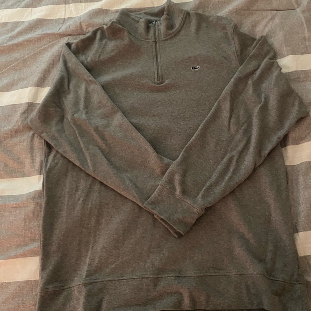 Grey vineyard vines quarter zip up
